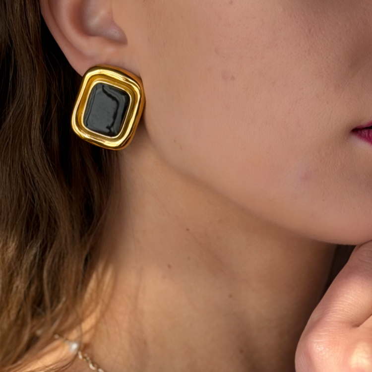 Święta życzenia kartka choinka prezent prosty złoty czarny Post na Instagram (23).png