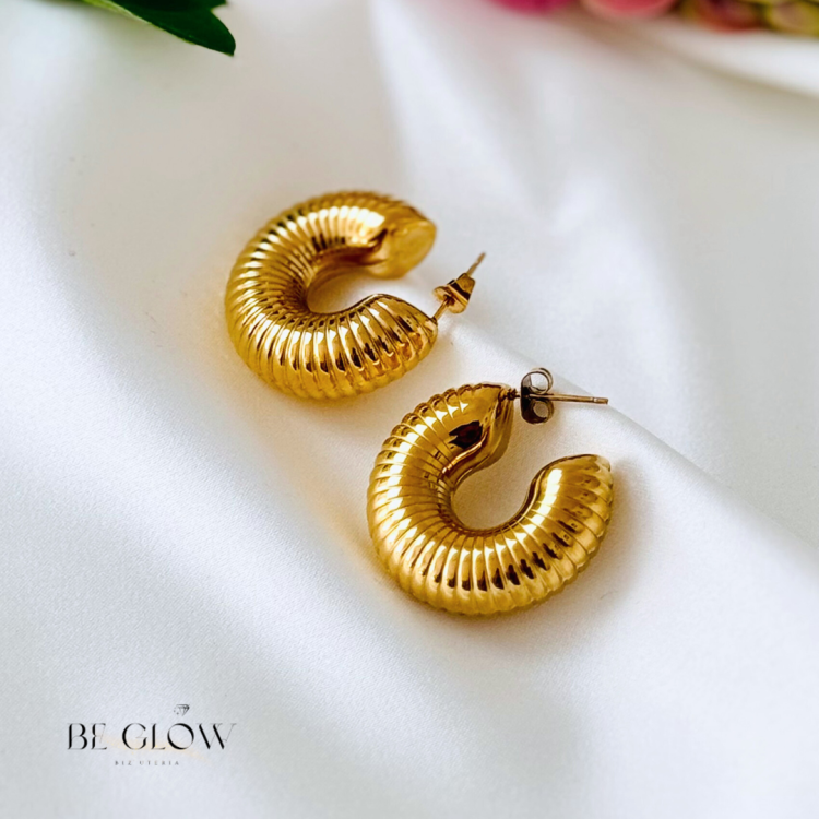 Szary Minimalistyczny Biżuteria Post na Instagram (20).png