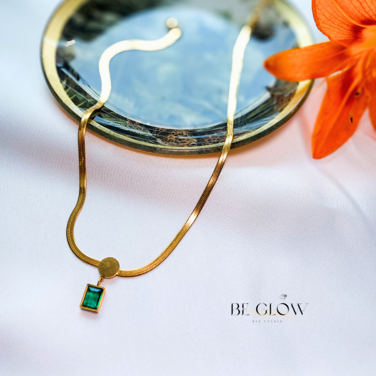 Szary Minimalistyczny Biżuteria Post na Instagram (49).png