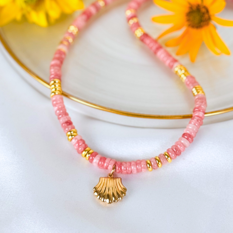 Beżowy, kobiecy, motywujacy temat pokochaj swoje ciało relacja na instagramie (3).png