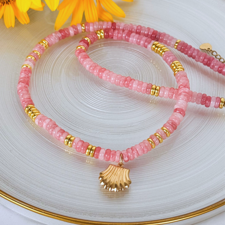 Beżowy, kobiecy, motywujacy temat pokochaj swoje ciało relacja na instagramie (2).png