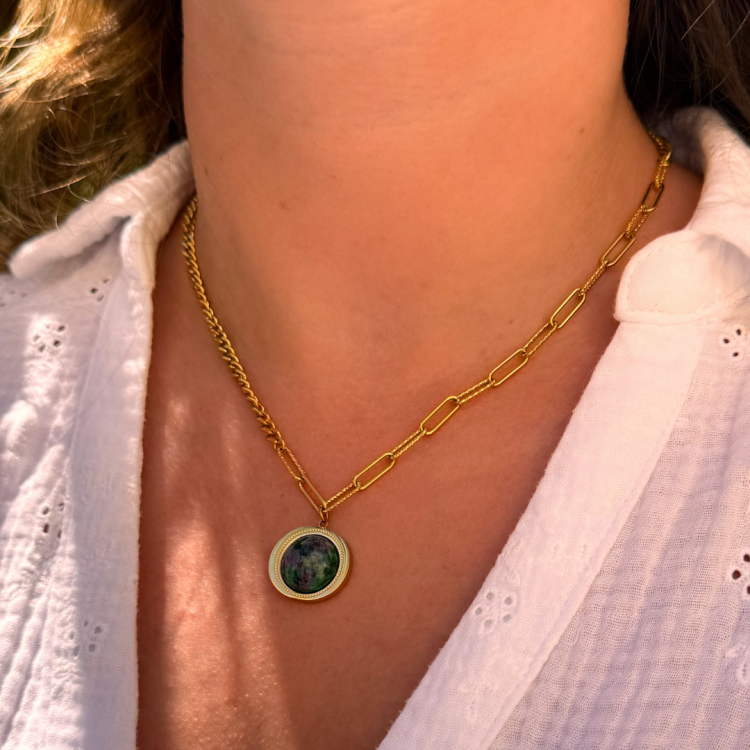 Beżowy, kobiecy, motywujacy temat pokochaj swoje ciało relacja na instagramie (64).png